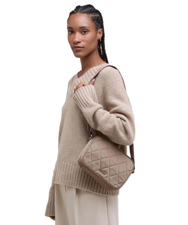 Women's Barbour Quilted Crossbody Bag - Sand
