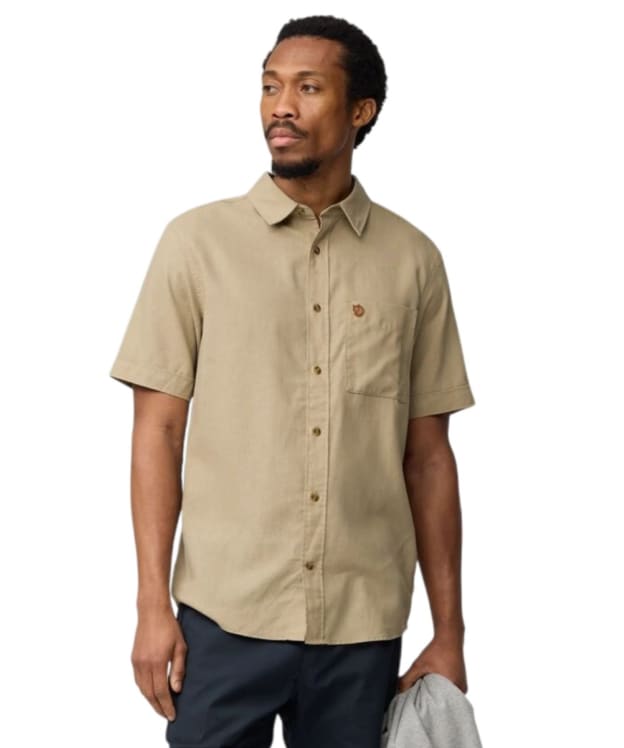 Men's Fjallraven Övik Travel Short Sleeve Shirt - Sandstone