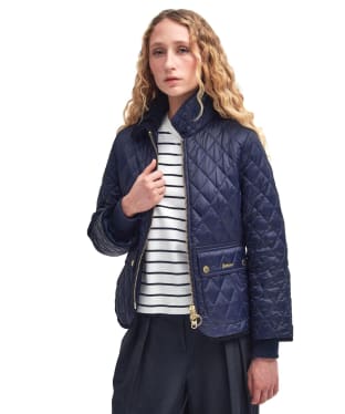 Women's Barbour Fitted Beadnell Quilted Jacket - Navy / Classic