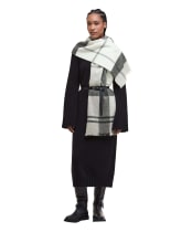 Women's Barbour Rosefield Tartan Scarf - Monochrome Tartan 