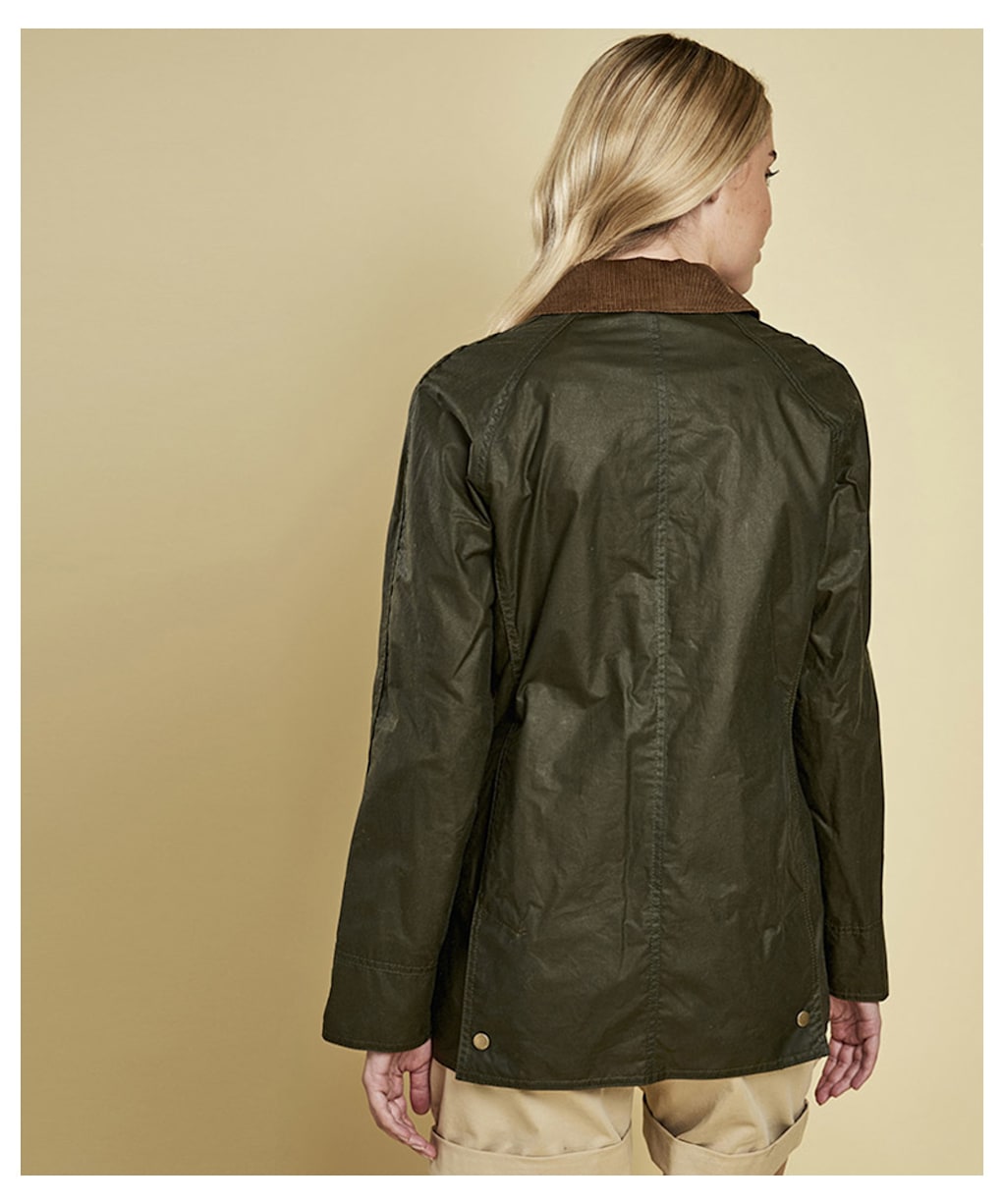 Women’s Barbour Lightweight Beadnell Wax Jacket - Archive Olive