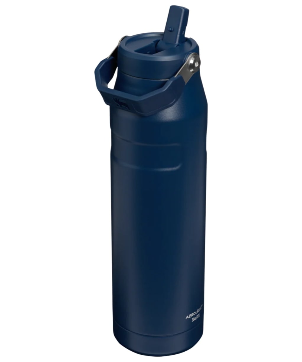 Stanley IceFlow™ Bottle Flip Straw 2.0 1.06L - Dark Navy