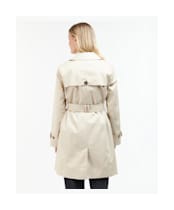 Women's Barbour Short Greta Showerproof Jacket - BLANC/ANCIENT PO