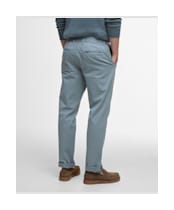 Men's Barbour Washed Stretch Twill Tailored Fit Trouser - Lead