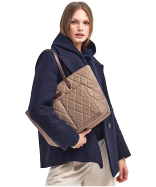 Women's Barbour Quilted Tote Bag - Sand Dune