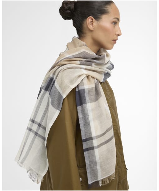 Women's Barbour Abigail Lightweight Cotton Linen Blend Tartan Scarf - Dress Navy