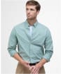 Men's Barbour Garment Dyed Poplin Tailored Fit Shirt - Pale Apple