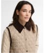 Women's Barbour Darwen Quilted Gilet - Light Trench / Muted